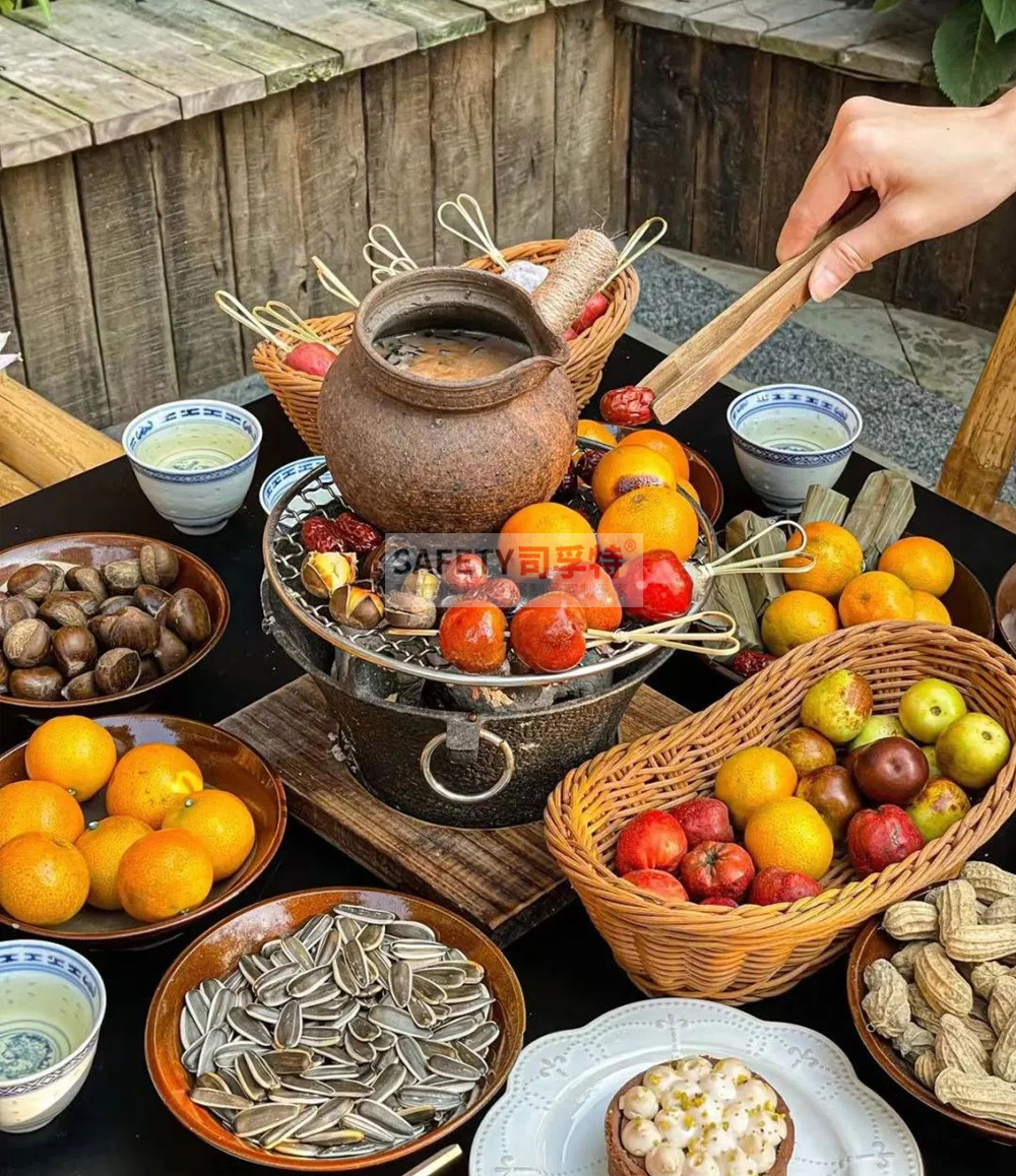 圍爐煮茶刷屏，一起來(lái)感受古詩(shī)詞中的茶風(fēng)茶韻「圍爐茶桌，炭火爐」(圖1)